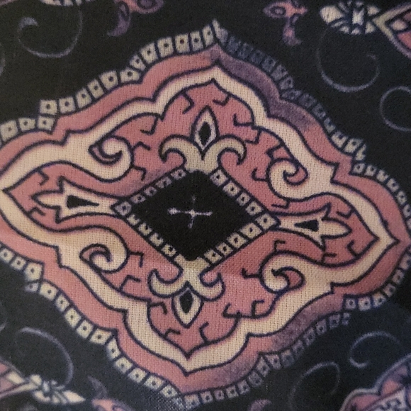 *Avon Scarf - Picture 2 of 2